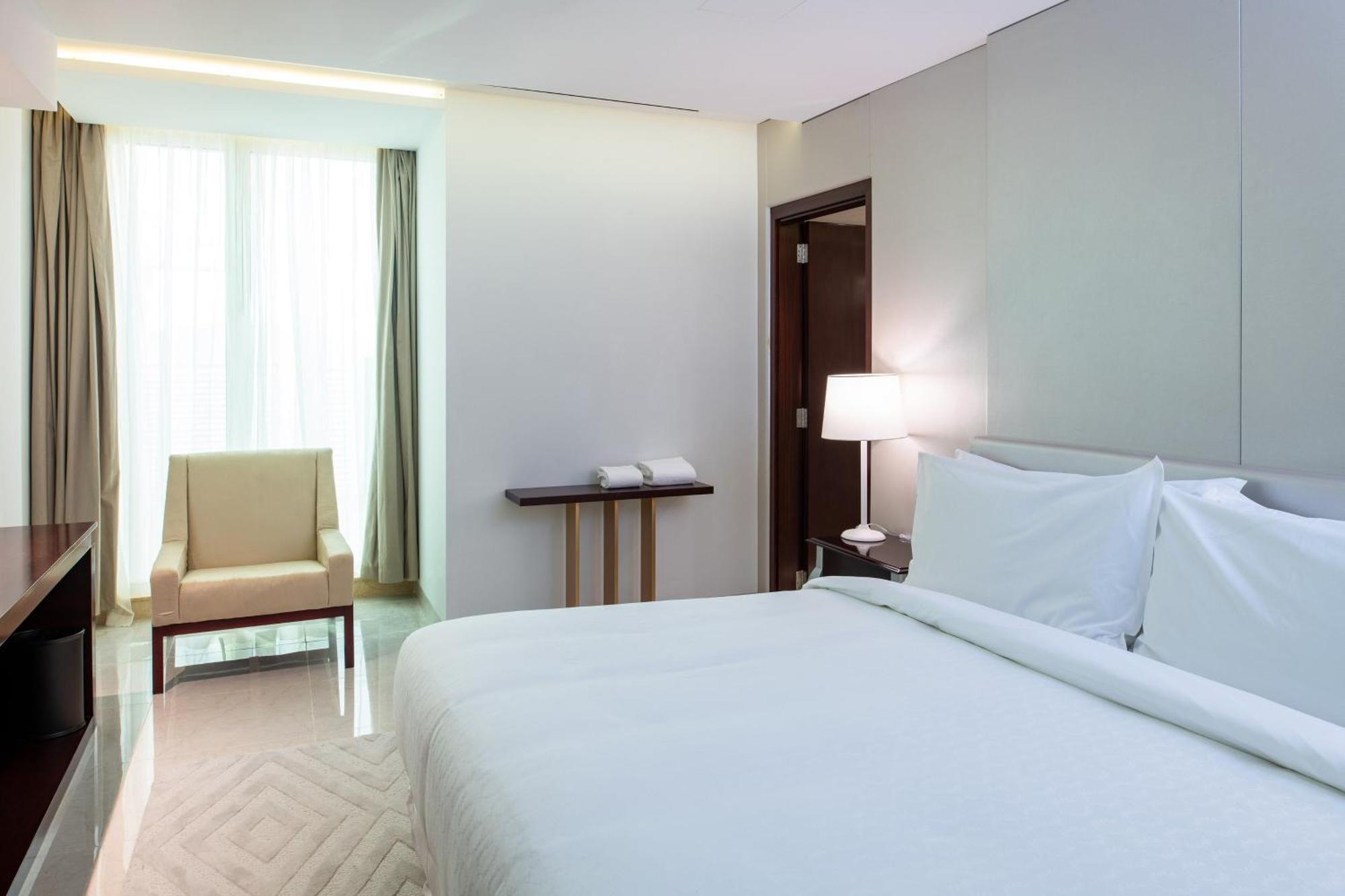 โฟร์ พอยต์ บาย เชอราตัน ชาร์จะฮ์ Hotel ชาร์จาห์ ภายนอก รูปภาพ